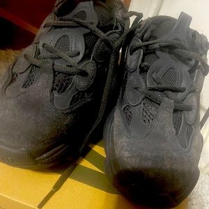 Fairly worn yeezy  boost 350 size 7.5 almost new